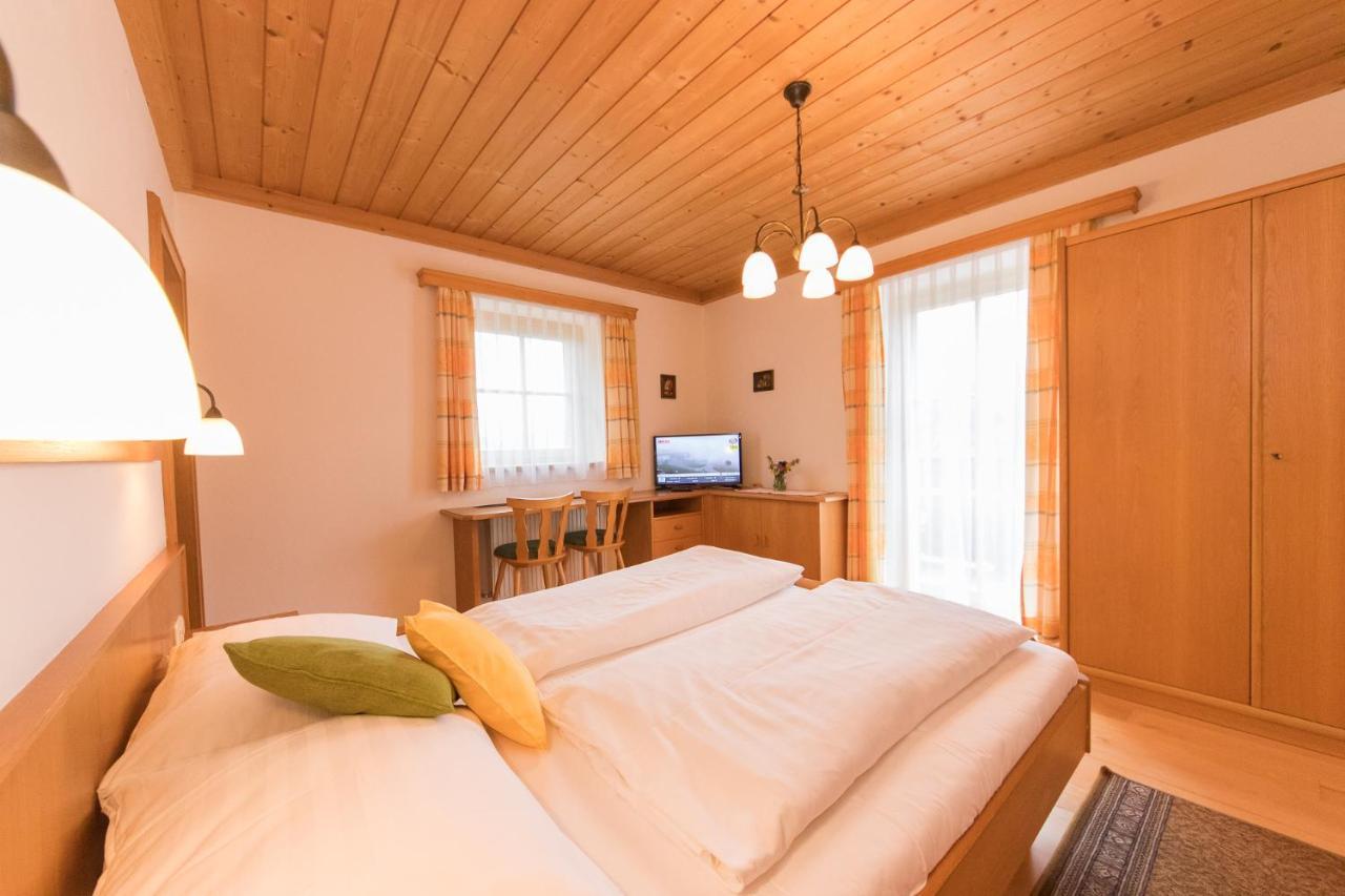 Gaestehaus Muellauer ลีโอกัง ภายนอก รูปภาพ