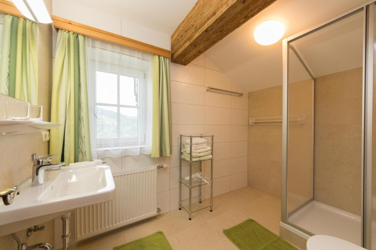 Gaestehaus Muellauer ลีโอกัง ภายนอก รูปภาพ