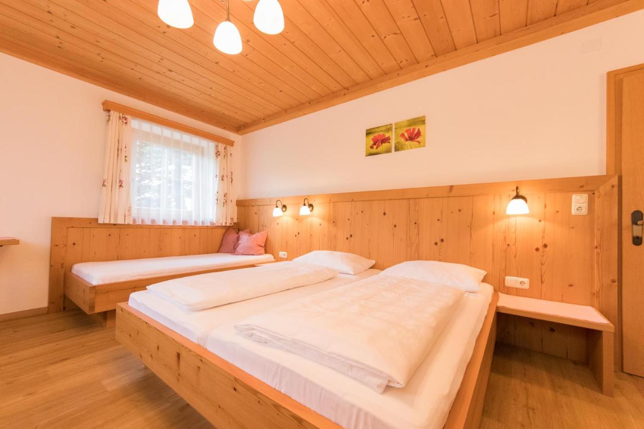 Gaestehaus Muellauer ลีโอกัง ภายนอก รูปภาพ